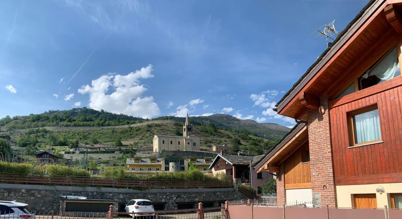 Casa Vacanze Anais Нюс Экстерьер фото